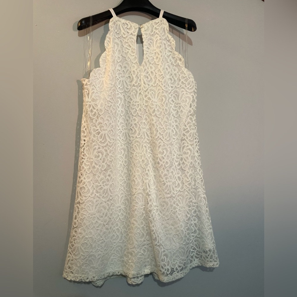 Francesca's Kylie Scallop Trim Solid Lace Shift DressWomen's Size M - Picture 2 of 6